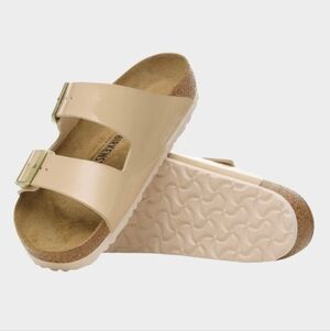 Birkenstock Arizona Vegan Patent Leather Sandals in Sand Size 41